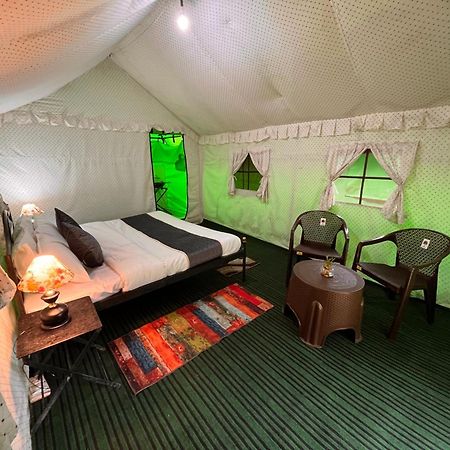 Himalayan Riverside Swiss Cottage Tents, Manali מראה חיצוני תמונה