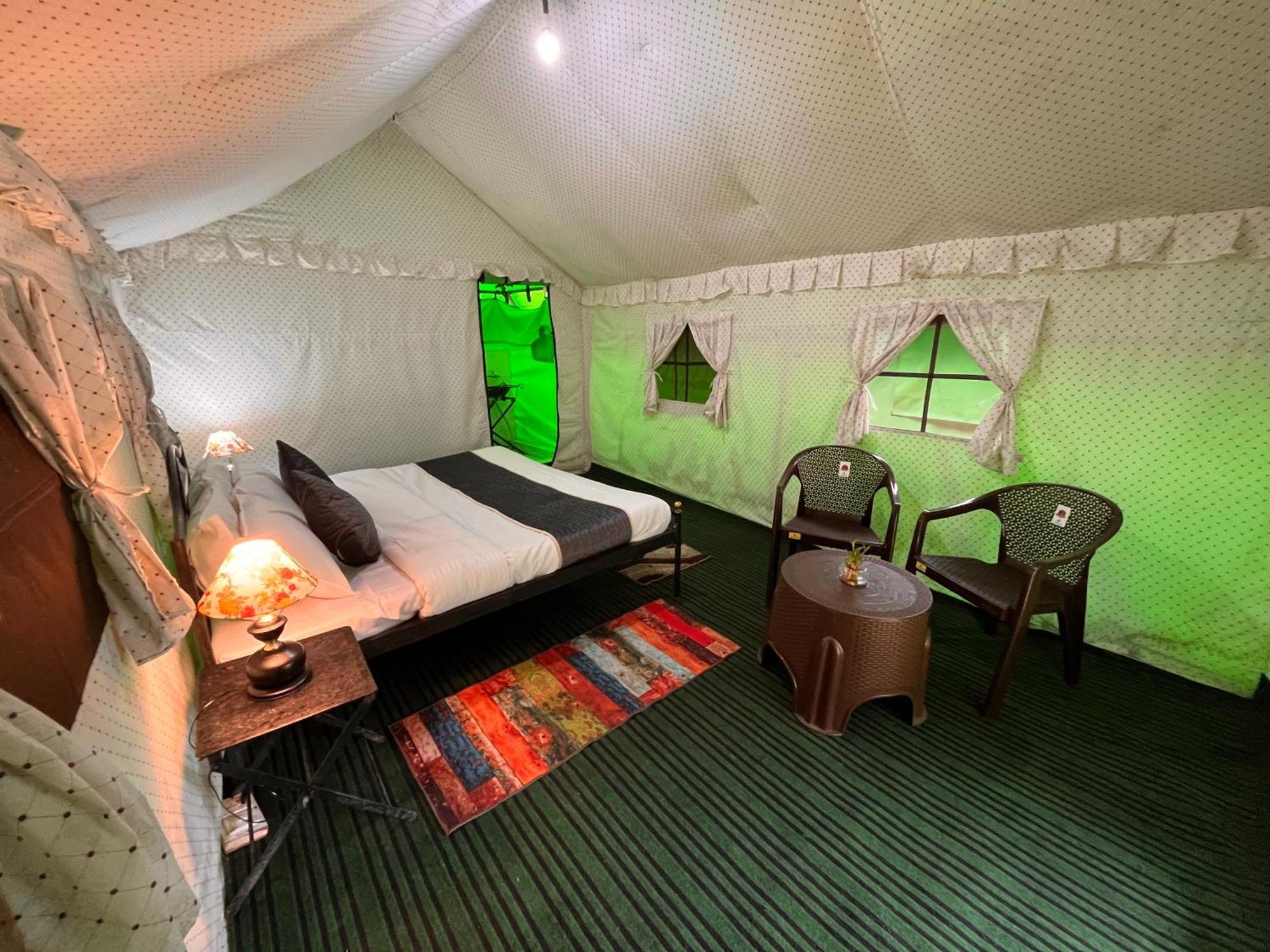Himalayan Riverside Swiss Cottage Tents, Manali מראה חיצוני תמונה