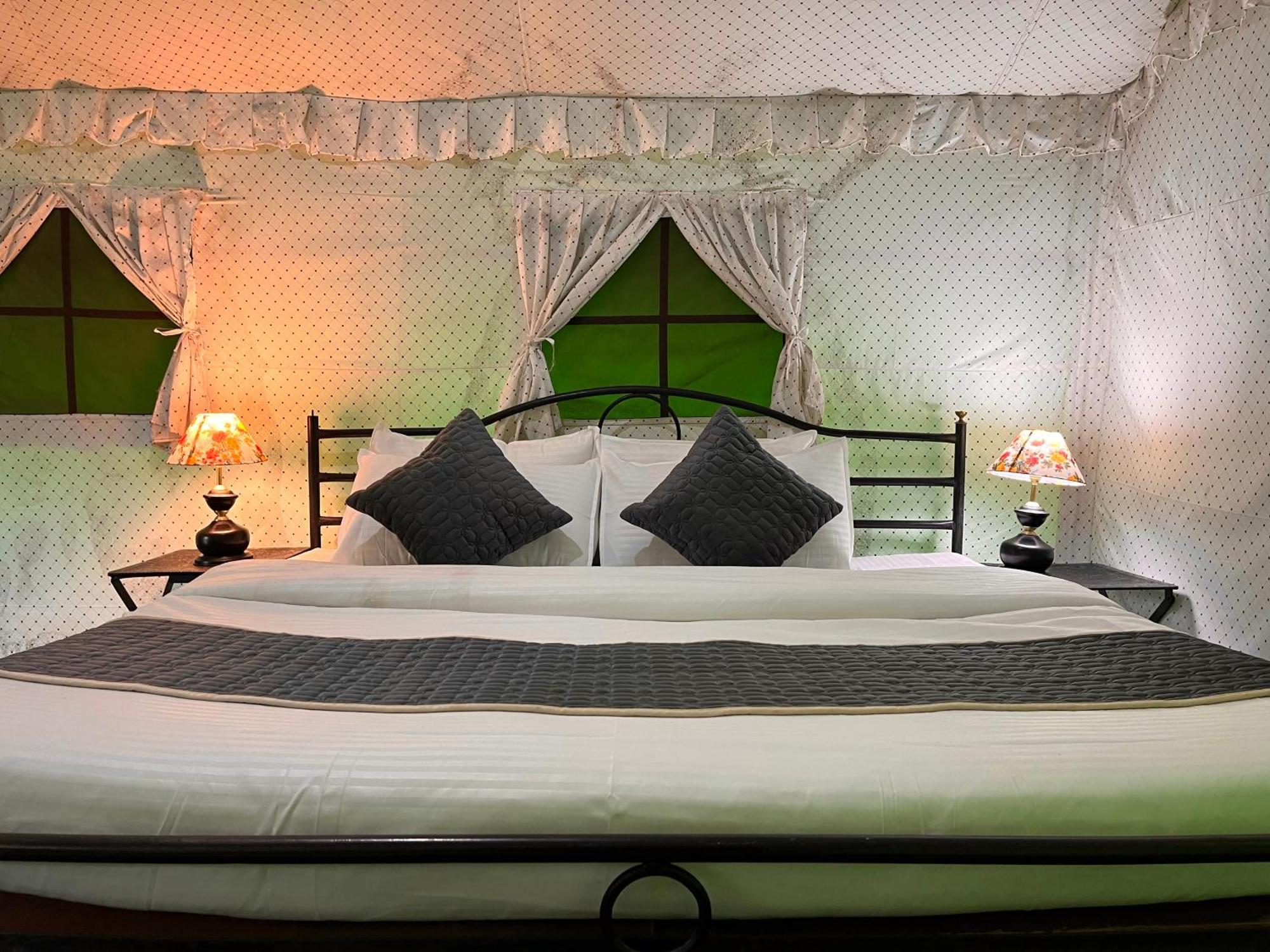 Himalayan Riverside Swiss Cottage Tents, Manali מראה חיצוני תמונה