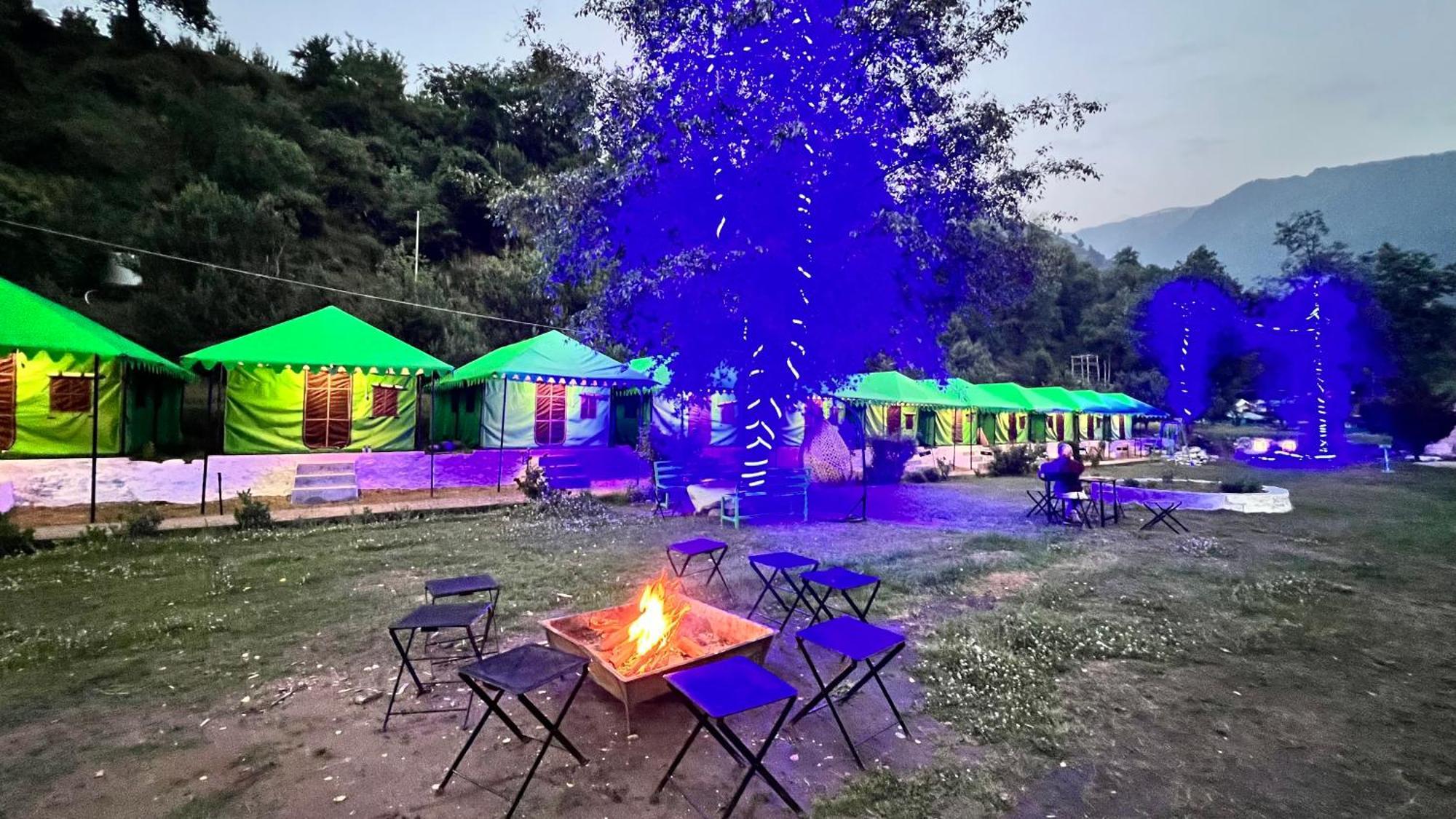 Himalayan Riverside Swiss Cottage Tents, Manali מראה חיצוני תמונה