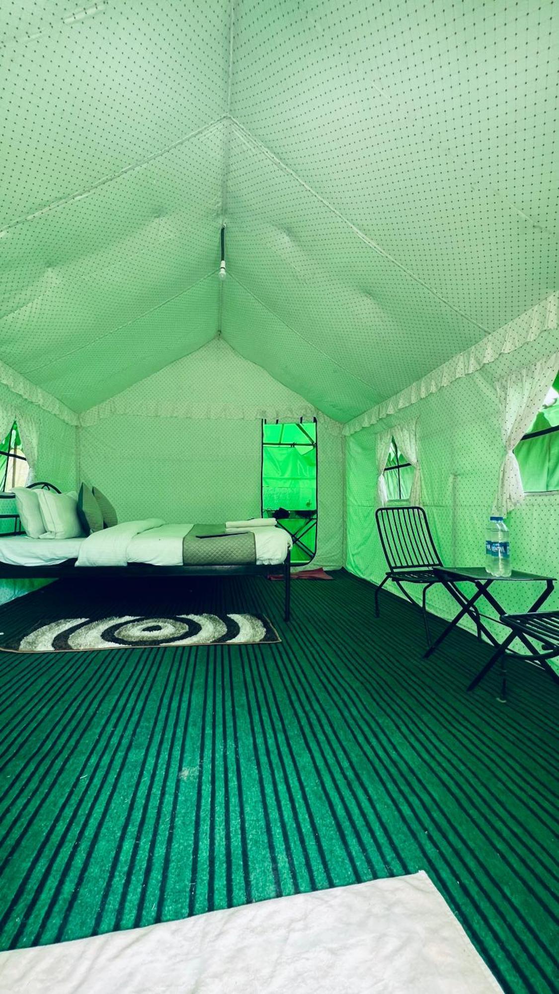 Himalayan Riverside Swiss Cottage Tents, Manali מראה חיצוני תמונה