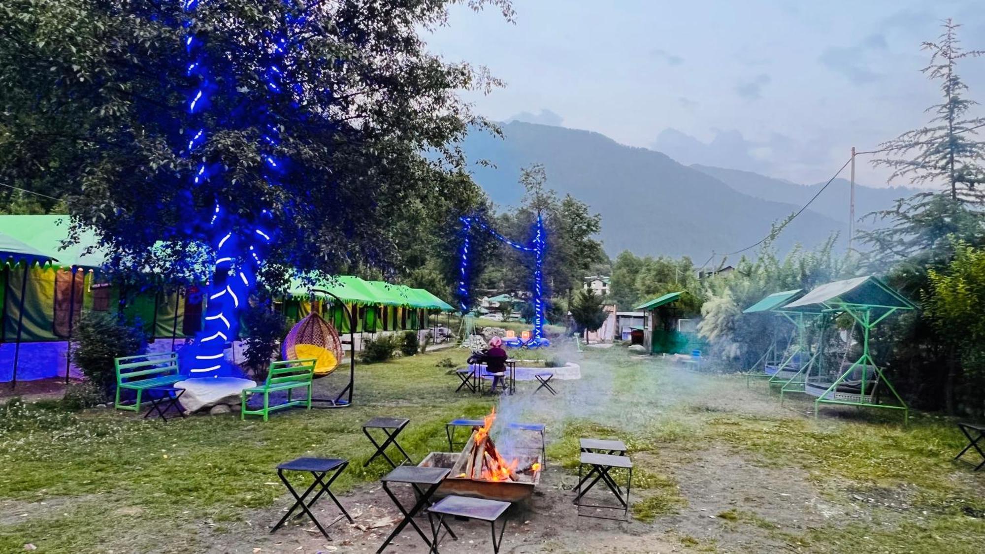 Himalayan Riverside Swiss Cottage Tents, Manali מראה חיצוני תמונה