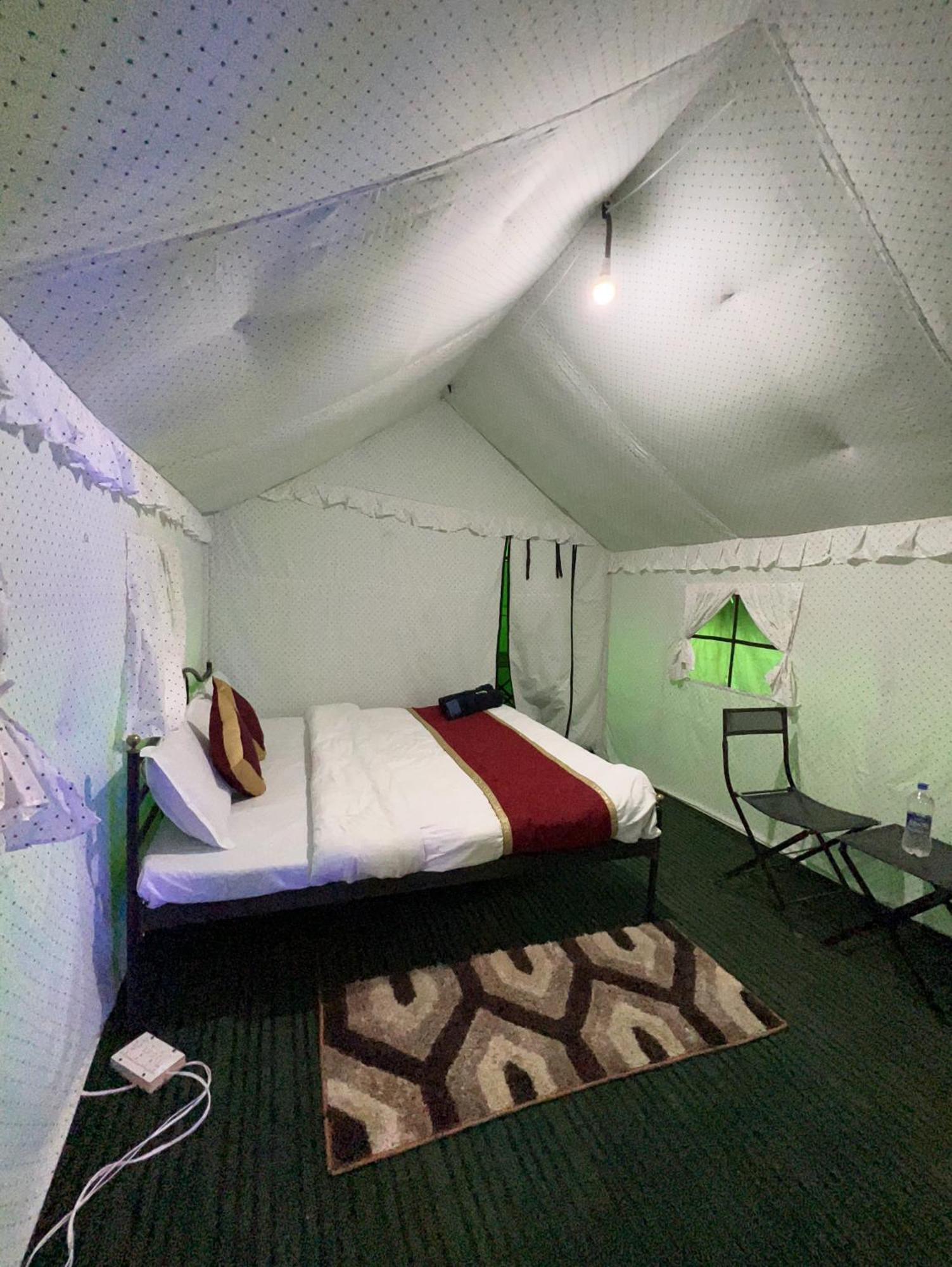 Himalayan Riverside Swiss Cottage Tents, Manali מראה חיצוני תמונה